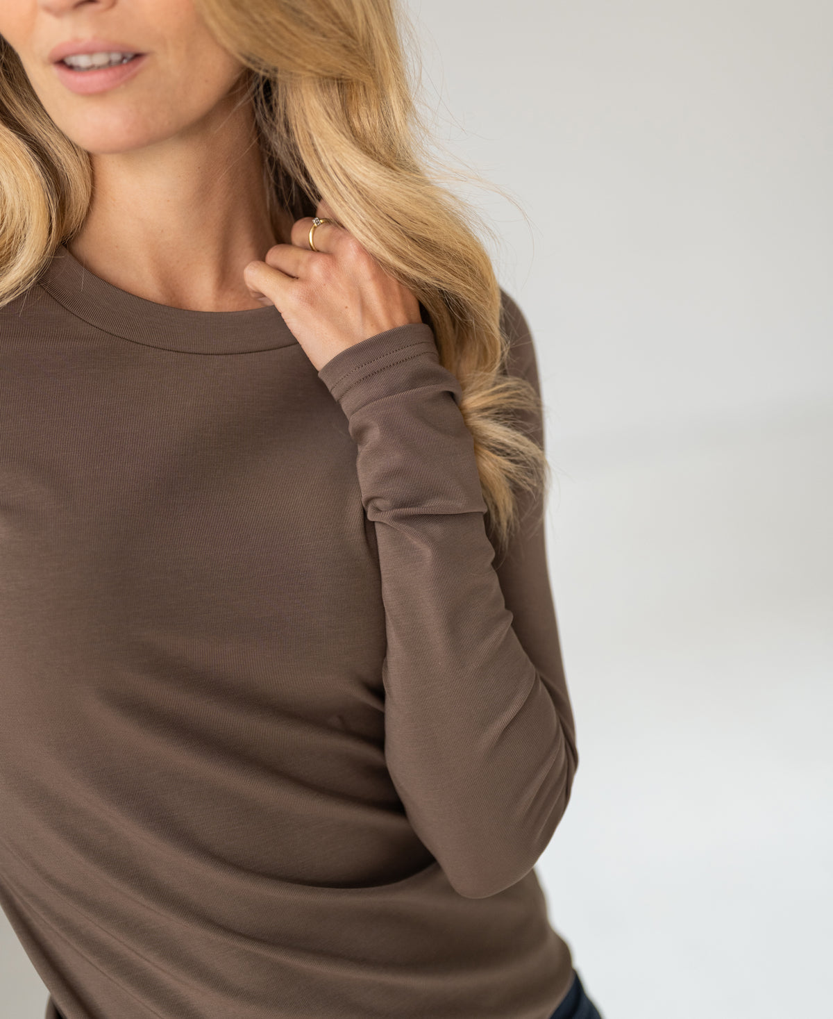 Luxurious long sleeve T-shirt LA JANE Cappuccino