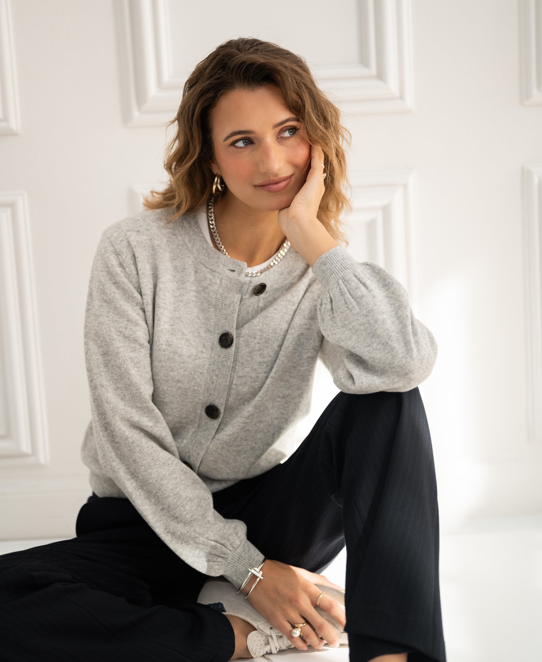 Light grey LA LEA round-neck cardigan from PLEIN PUBLIQUE.
