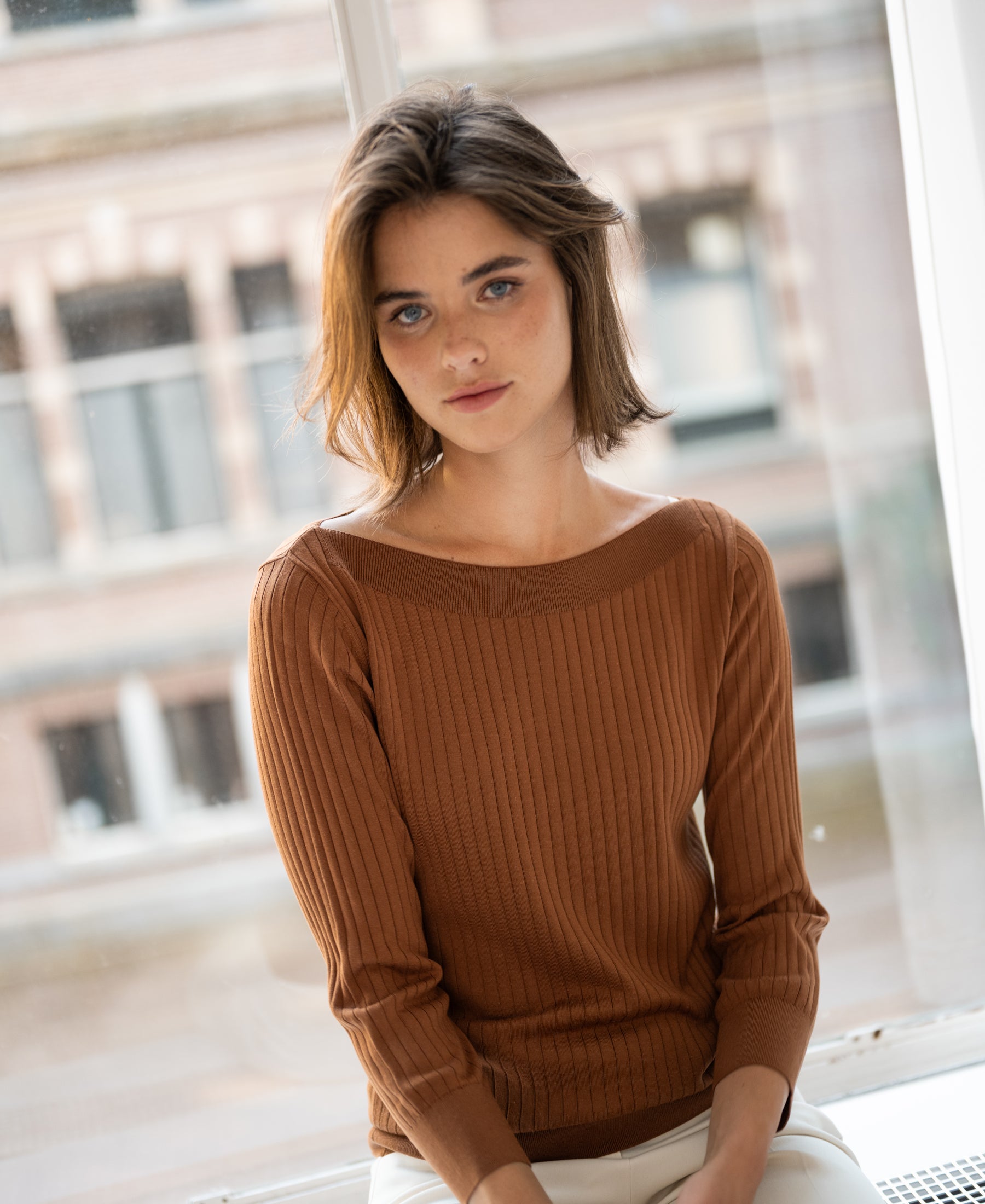 Tencel-silk boatneck sweater in Havana color by PLEIN PUBLIQUE, front view.