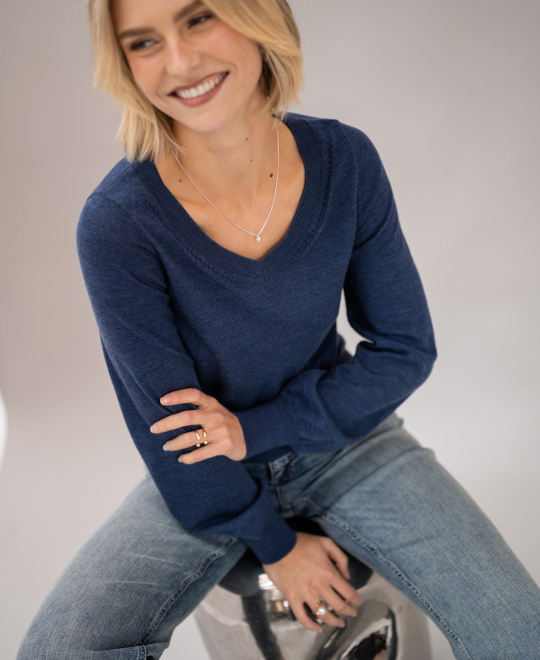 Merino wool V-neck sweater LA VILLE in indigo blue by PLEIN PUBLIQUE.