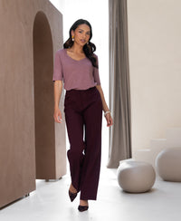 Mauve linen T-shirt by PLEIN PUBLIQUE, front view on model indoors.