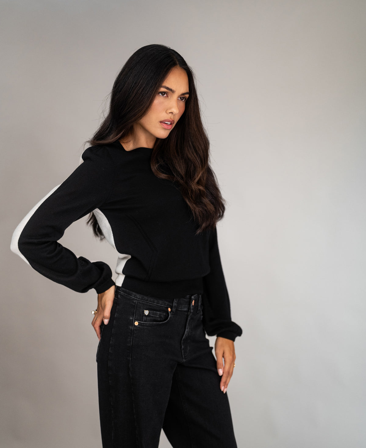 Two-Coloured Merino Sweater LE MIROIR Black - Sand
