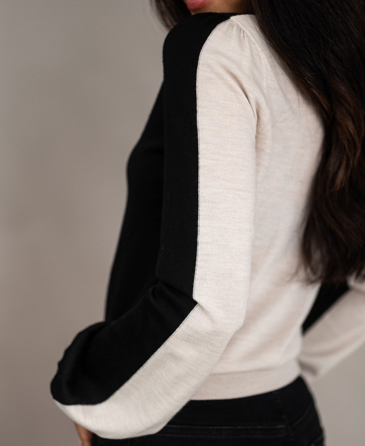 Two-Coloured Merino Sweater LE MIROIR Black - Sand