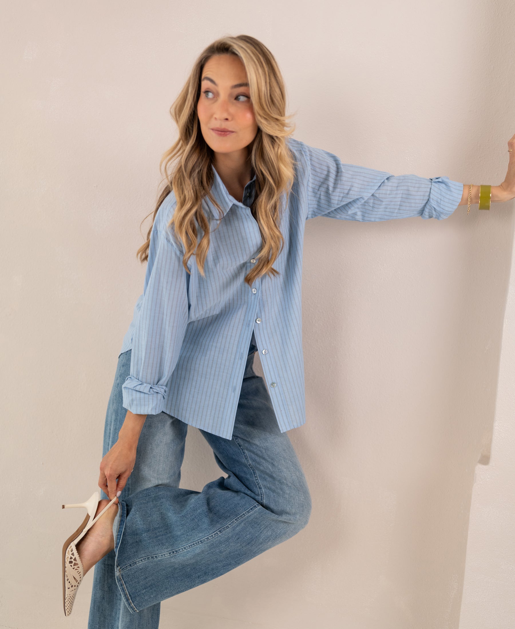 Oversized blouse LE ROUEN by PLEIN PUBLIQUE in light blue stripes.