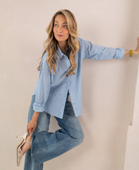 Oversized blouse LE ROUEN by PLEIN PUBLIQUE in light blue stripes.