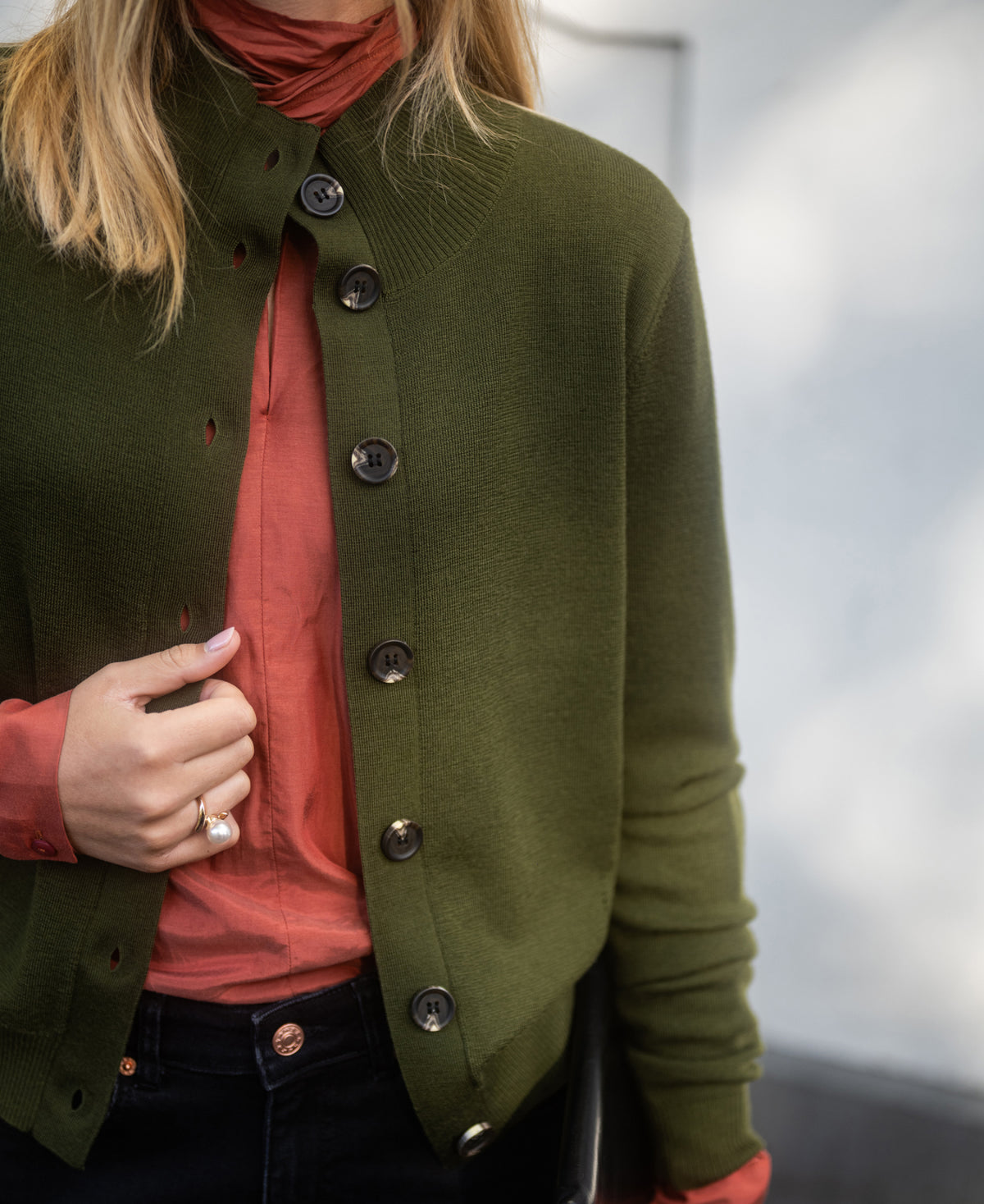 Merino-Strickjacke mit Rollkragen LES SEIZE Army