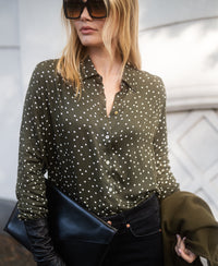 Gepunktete Bluse von LA SEZANNE in Army – cremeweiß