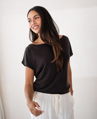 Rib boat neck T-shirt in pure chocolate brown.