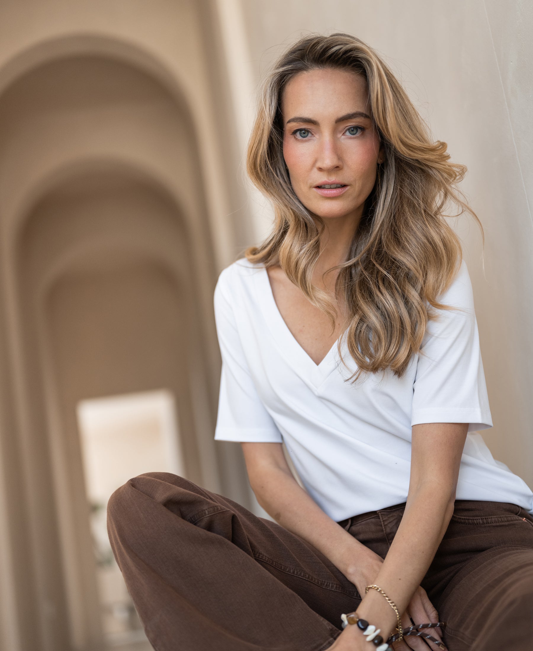 White PLEIN PUBLIQUE stretch short-sleeve T-shirt LA VOIX shown on model.